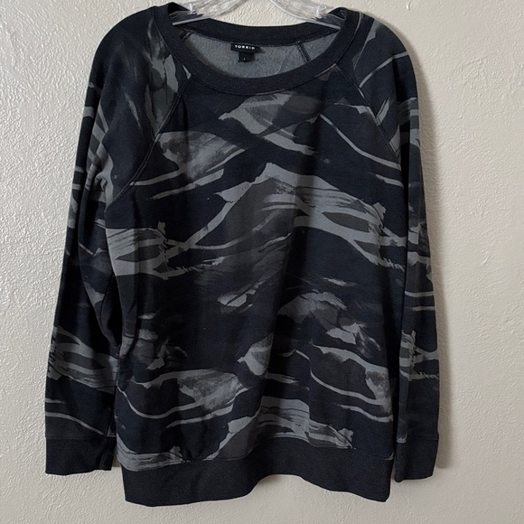 Torrid Women’s Plus Size Sweatshirt Crewneck, black/gray, 1X - Picture 1 of 6